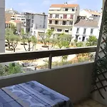 2 Pièces Climatisé Avec Balcon Dans Le Vieil Antibes, Résidence Avec Ascenseur Antibes