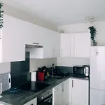 2 Pieces Climatise Avec Balcon Dans Le Vieil Antibes, Avec Ascenseur Apartament Antibes