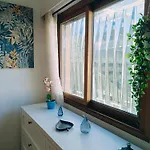 2 Pieces Climatise Avec Balcon Dans Le Vieil Antibes, Avec Ascenseur Apartman *