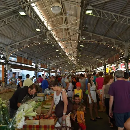 2 Pieces Climatise Avec Balcon Dans Le Vieil Antibes, Avec Ascenseur Appartement Antibes