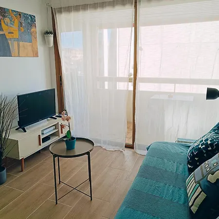 2 Pieces Climatise Avec Balcon Dans Le Vieil Antibes, Avec Ascenseur 昂蒂布