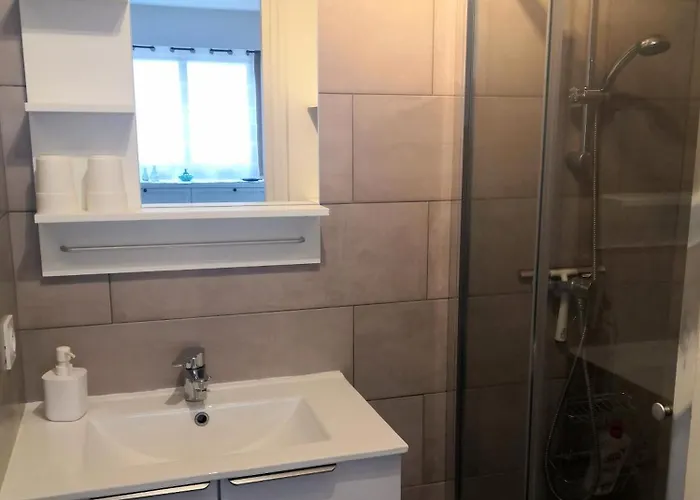 2 Pieces Climatise Avec Balcon Dans Le Vieil Antibes, Avec Ascenseur 公寓 昂蒂布