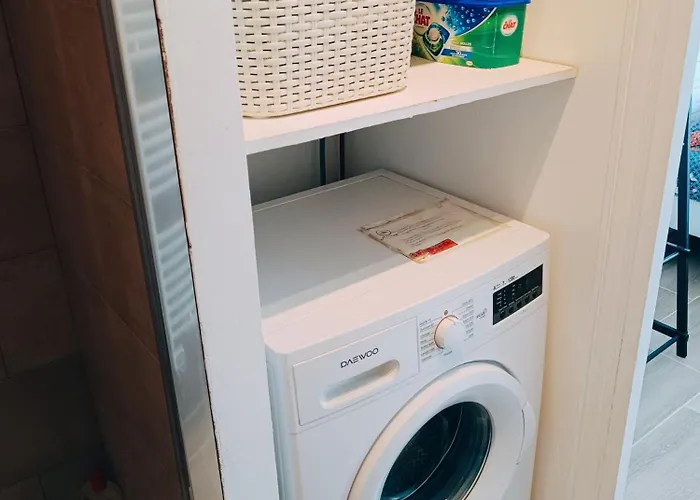 Lejlighed 2 Pieces Climatise Avec Balcon Dans Le Vieil Antibes, Avec Ascenseur *