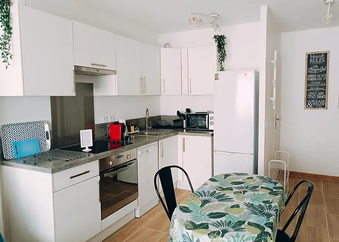 公寓 2 Pieces Climatise Avec Balcon Dans Le Vieil Antibes, Avec Ascenseur