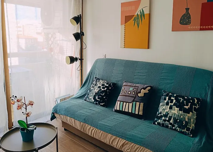 2 Pieces Climatise Avec Balcon Dans Le Vieil Antibes, Avec Ascenseur 公寓